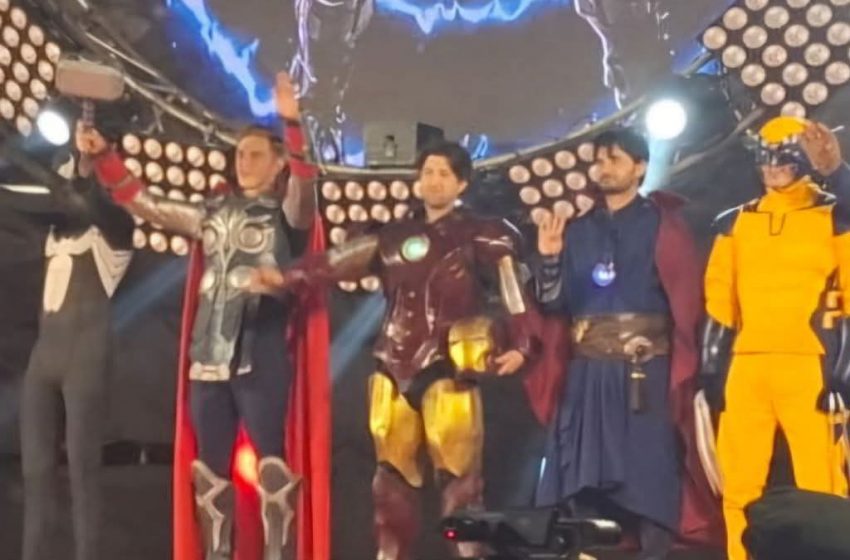 بچوں کے من پسن  سپر ہیروز باغ جناح میں