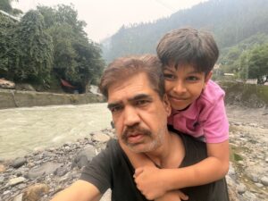 نیلم ویلی ٹورسٹ کا داخلہ بند ۔کاروبار تباہ انٹرنیٹ سروس معطل  دیا بھر سے رابطہ منقطع